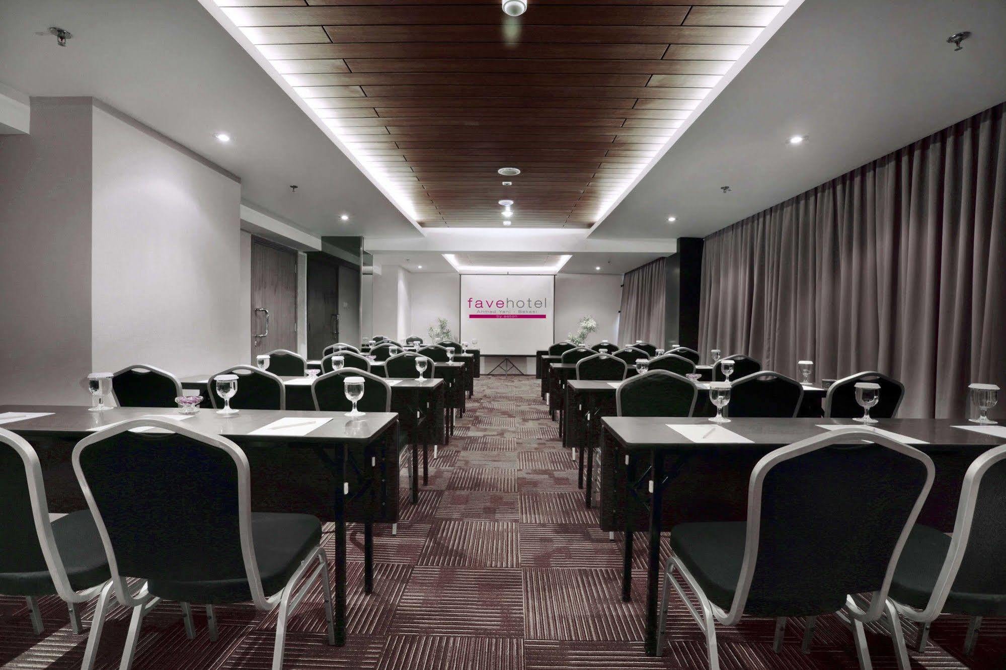 Favehotel Ahmad Yani Бекаси Экстерьер фото
